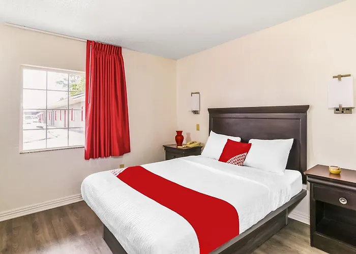 Oyo Hotel 2*